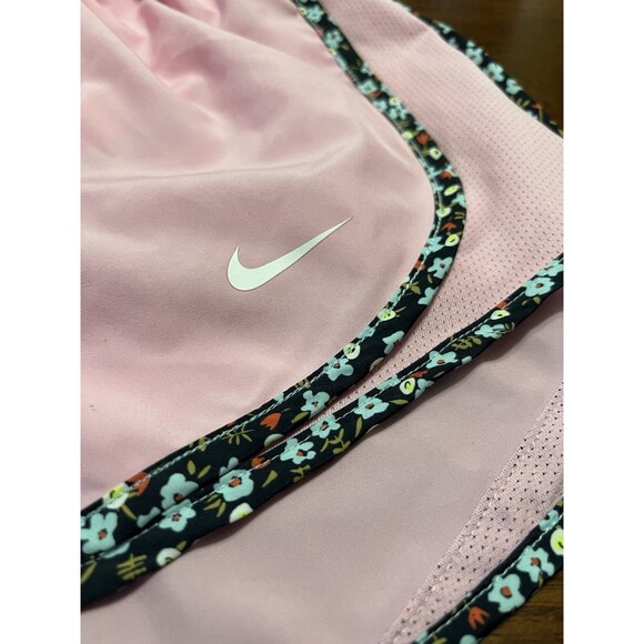 Nike Dri Fit Shorts Women Small Pink With Flower Trim Liner Inside - Picture 2 of 8